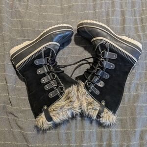 Sorel Black Winter Boots with Faux Fur Trim